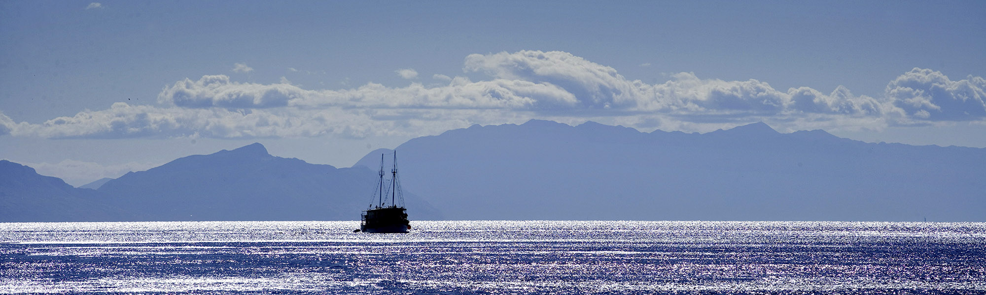  Blaue Reise auf Motorseglern und Motoryachten  Blaue Reise auf Motorseglern und Motoryachten