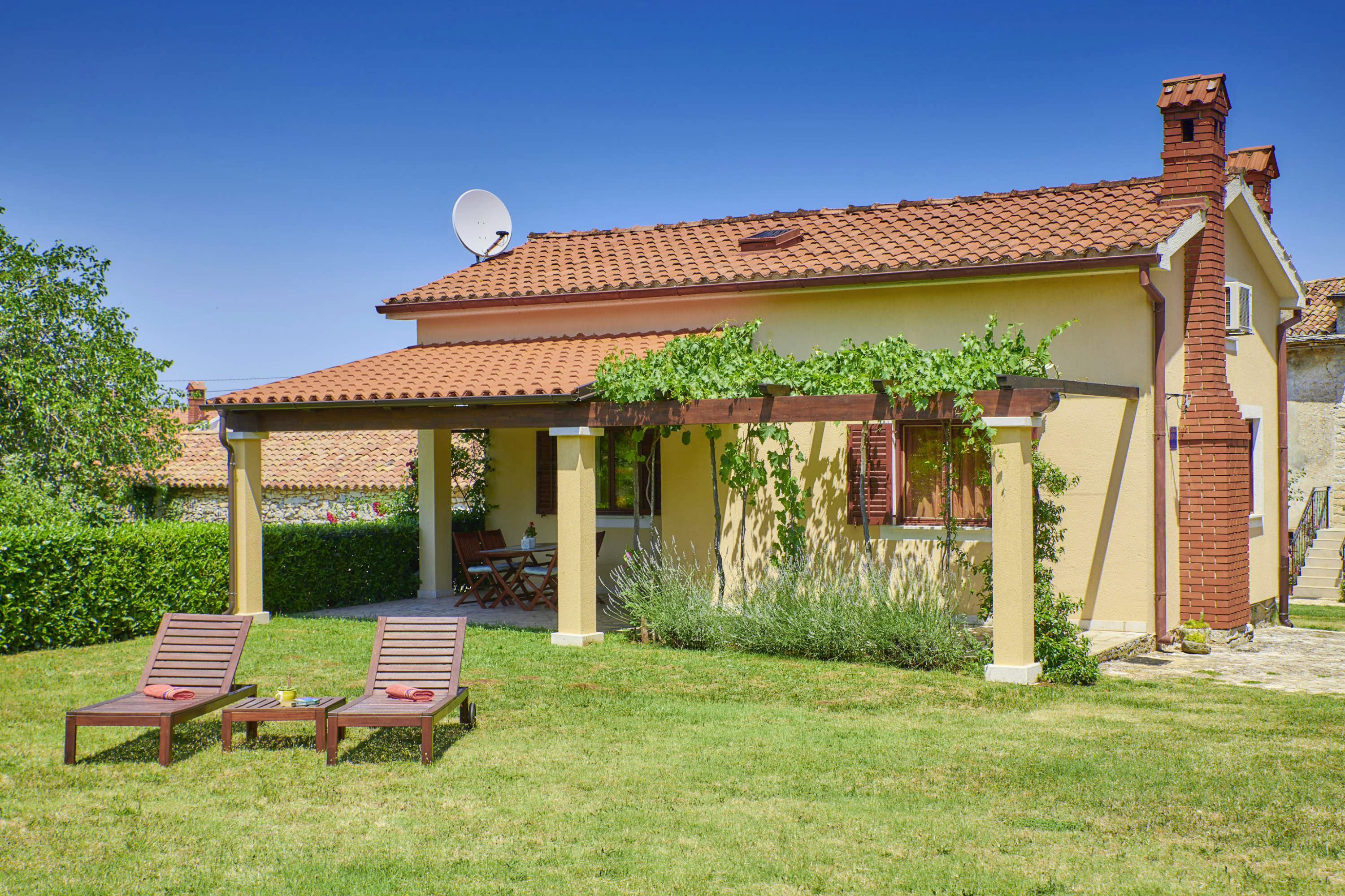 Feedback Haus Lijana