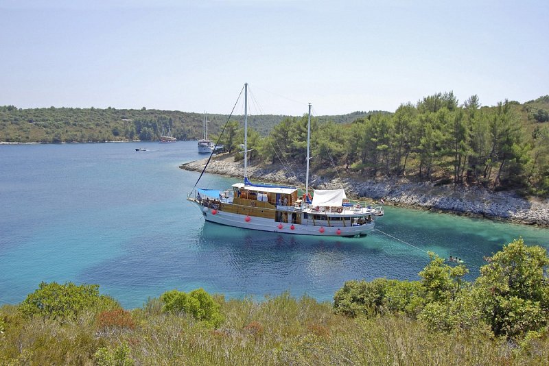 FKK-Kreuzfahrt mit der MS Mirabela durch Dalmatien