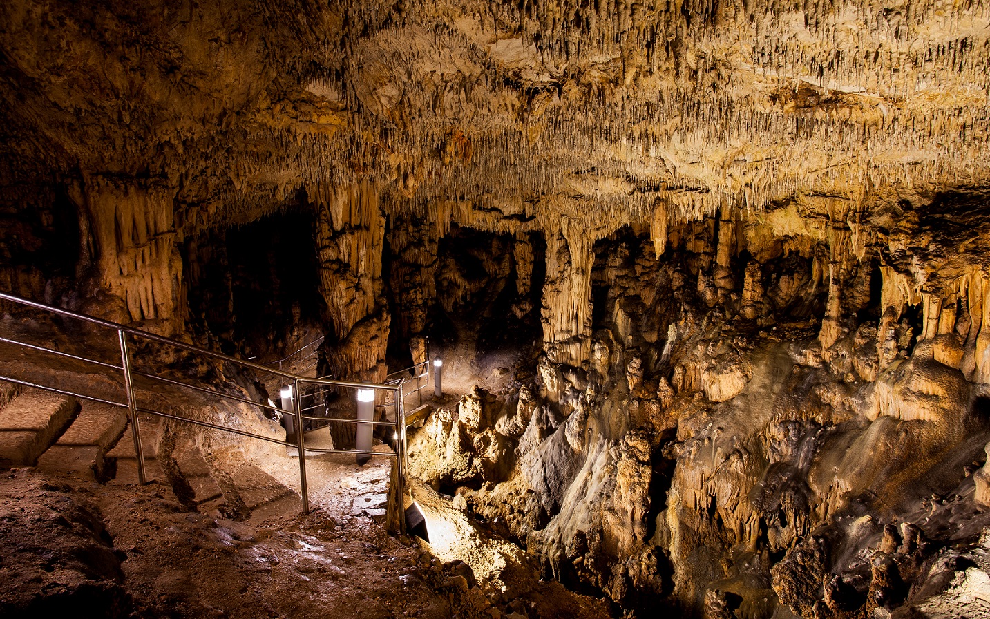 Tropfsteinhöhle Biserujka in Rudine