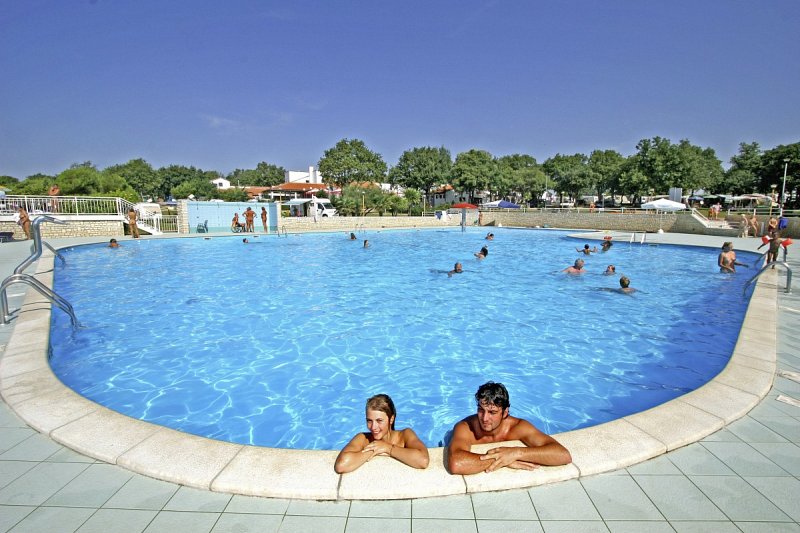 Hause zu familie fkk nackt Nacktheit in